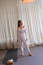 Cargar imagen en el visor de la galería, ABUNDANCIA PANT - TRISKEL