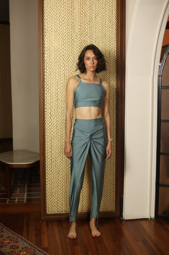 AQUA AURA LEGGINGS - TRISKEL
