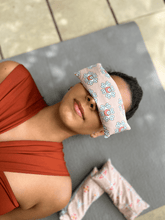 Load image into Gallery viewer, EYE PILLOW - TRISKEL
