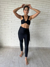 Cargar imagen en el visor de la galería, LUNA NUEVA LEGGINGS - TRISKEL
