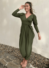 Cargar imagen en el visor de la galería, ME AMO - BLUSA - VERDE OLIVA - TRISKEL
