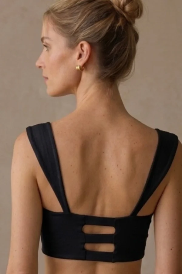 Top deportivo mujer elegante para yoga y bienestar