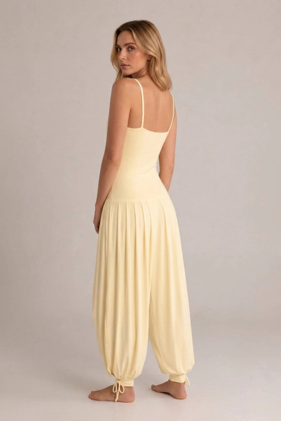 Jumpsuit femenino cómodo para yoga y bienestar